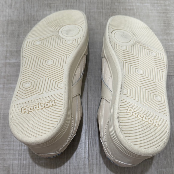 Reebok Beige and Blue Sneaker Shoes - Picture 9 of 9